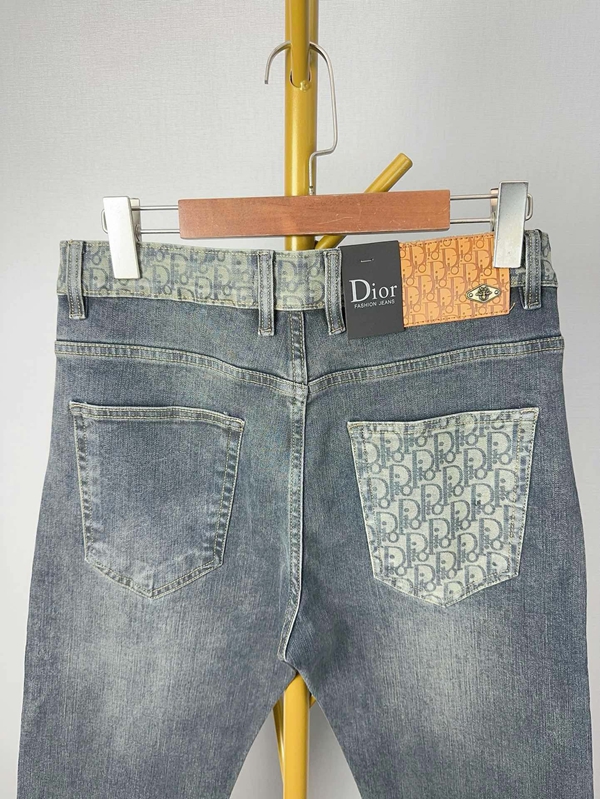 ブランドジーンズ着用イメージ